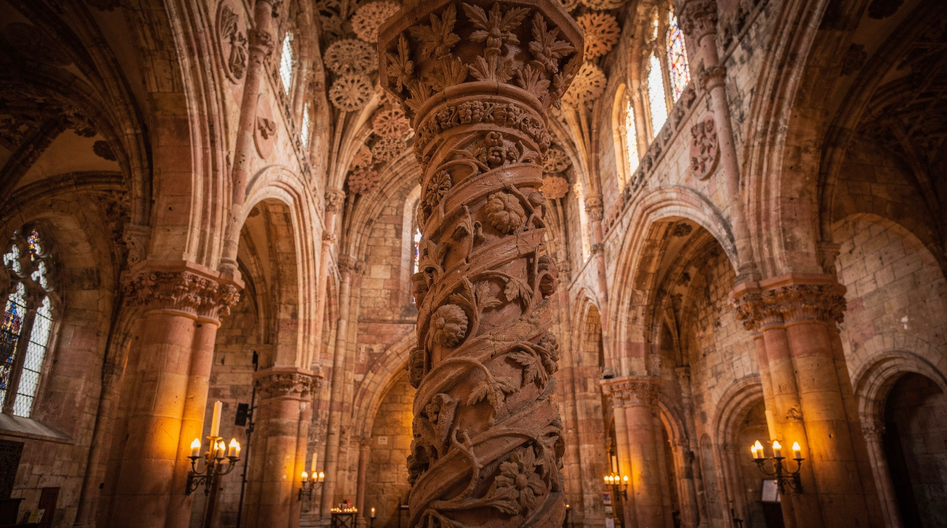 The Da Vinci Code und Rosslyn Chapel: Was real ist und was Fiktion — Die wahre Geschichte der Rosslyn Chapel und ihre Verbindung zu The Da Vinci Code