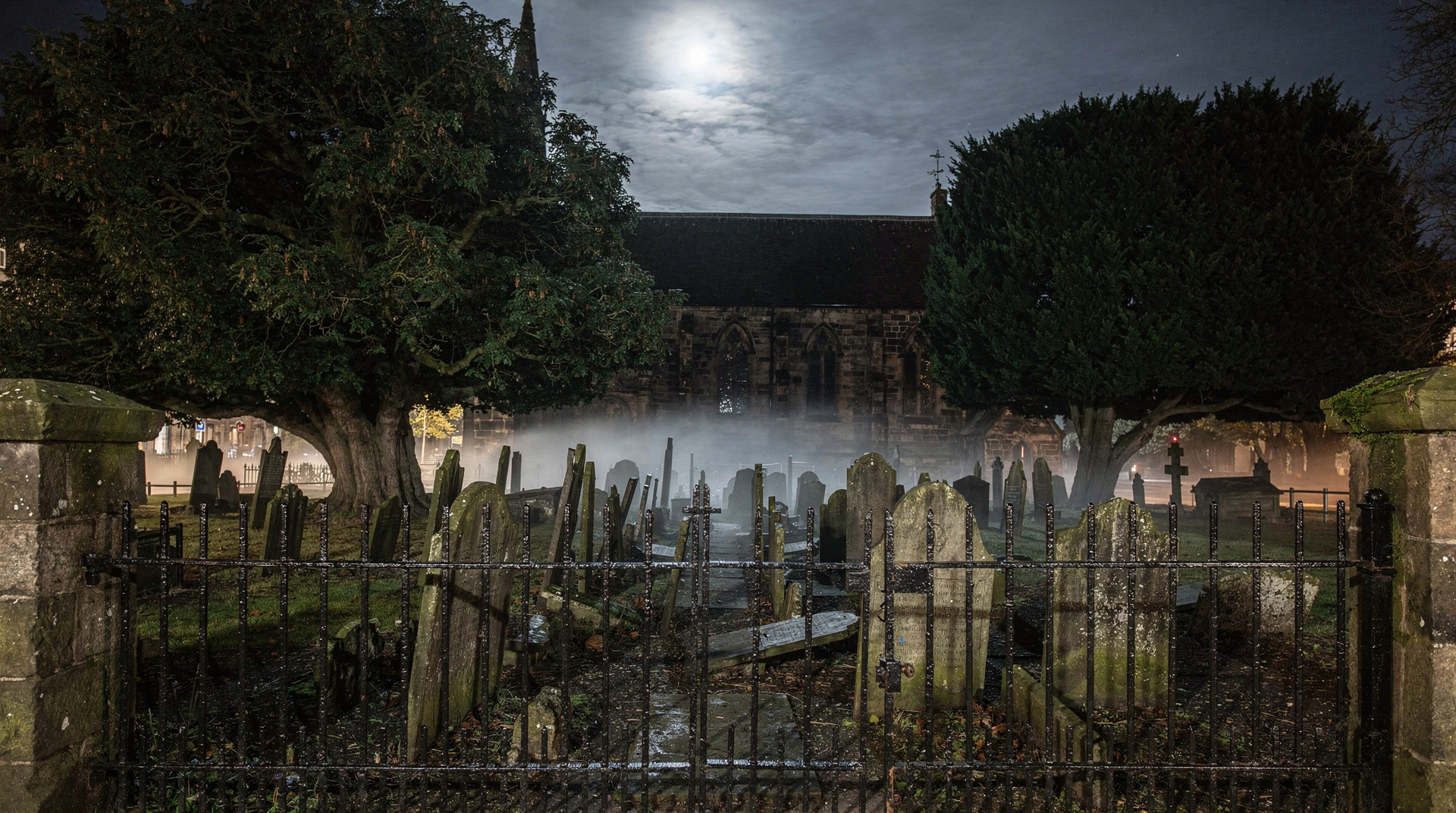 Tours de fantasmas en Edimburgo: cuáles valen la pena (y cuáles evitar) — Comparativa honesta de los tours de fantasmas de Edimburgo: bóvedas, Mary King's