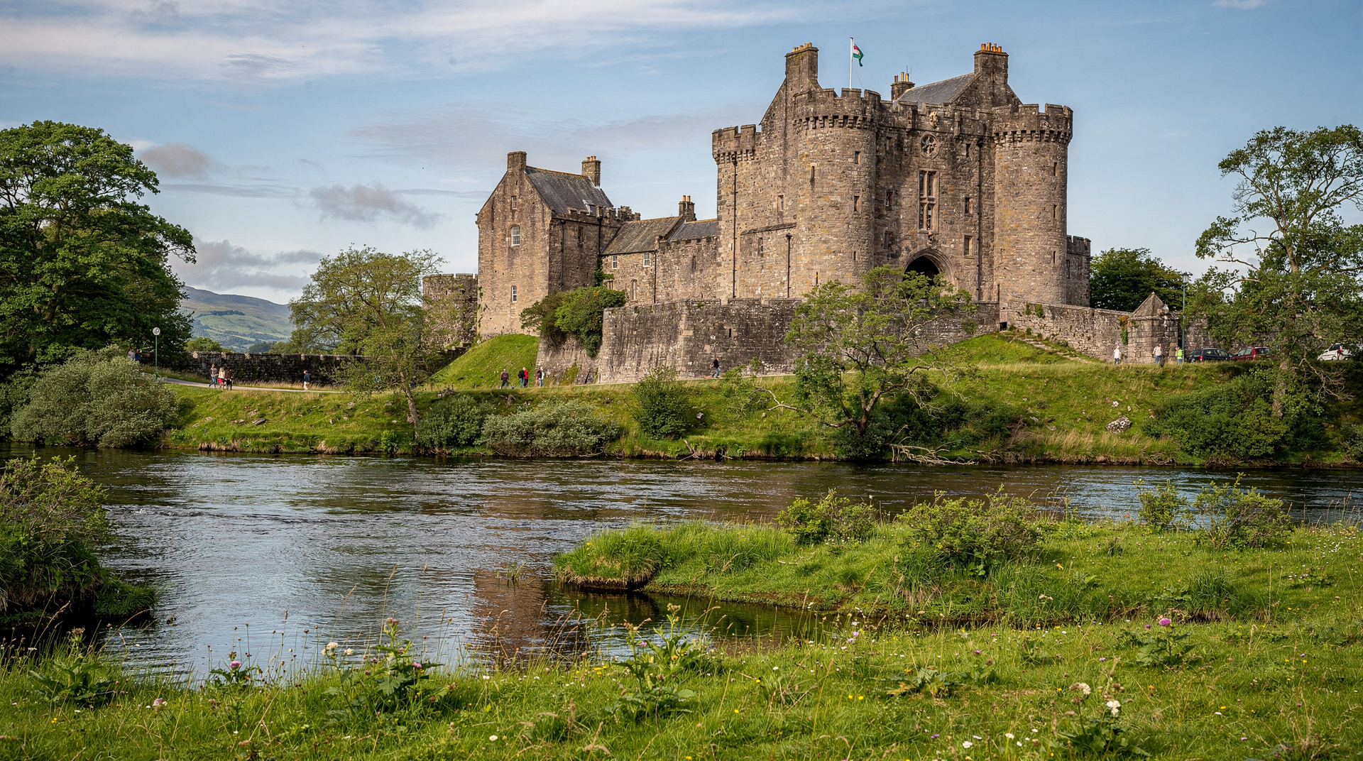Outlander-Drehorte bei Edinburgh: Der komplette Guide — Alle Outlander-Drehorte, die von Edinburgh erreichbar sind — Doune Castle, Lally
