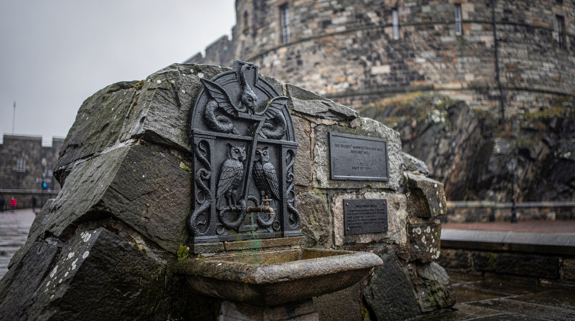 Die Hexen von Edinburgh: Geschichte, Prozesse und wo man die Stätten findet — Die wahre Geschichte der Edinburgher Hexenprozesse – wer hingerichtet wurde, war