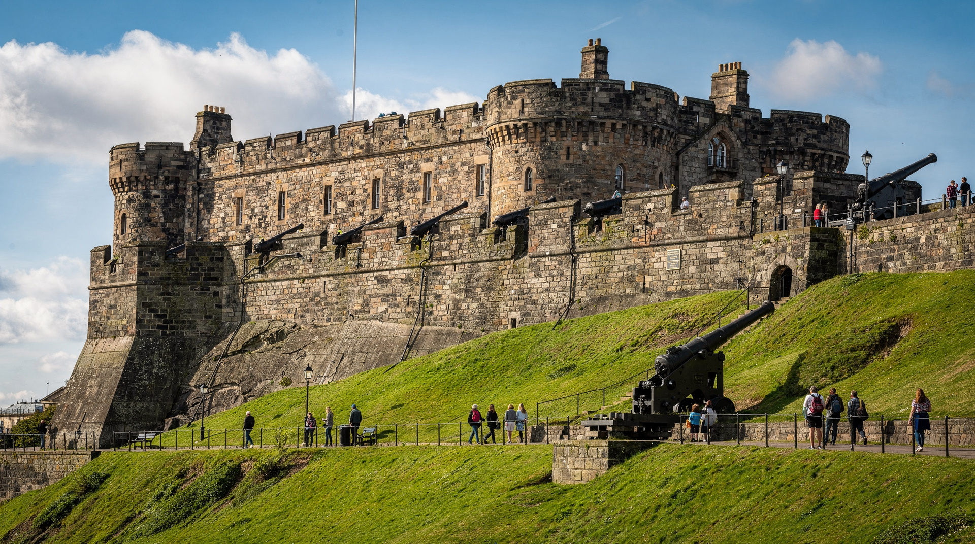 Edinburgh mit Kindern: 3-tägiger Familien-Reiseplan — Bester Familienplan für Edinburgh mit Kindern: Burg, Camera Obscura, Portobello-