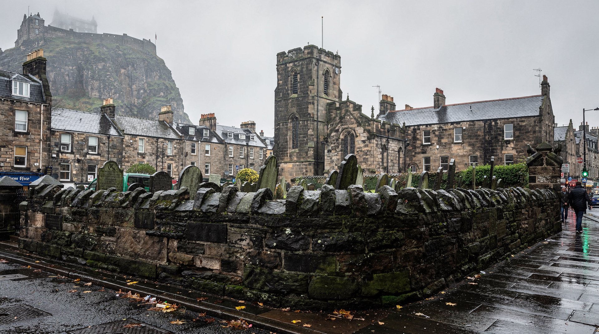 Harry Potter in Edinburgh: 2-tägiger Reiseplan für Filmfans — Harry-Potter-Edinburgh-Reiseplan: Victoria Street, Greyfriars, Alnwick Castle un